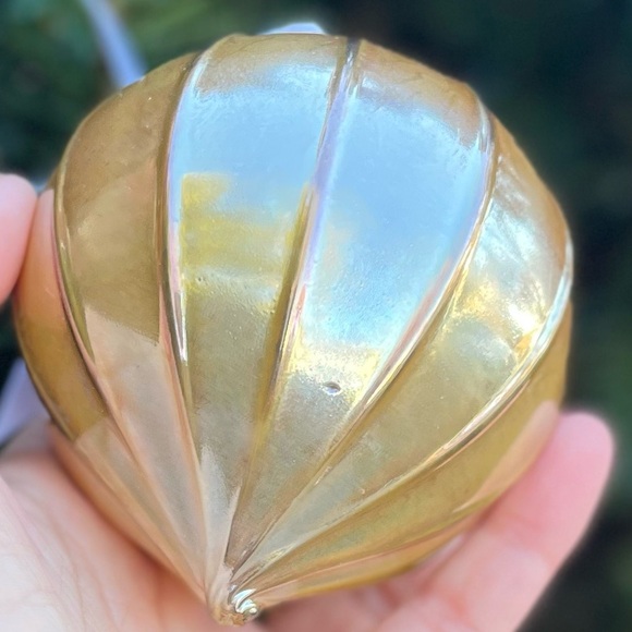 Blown Glass Breathtaking Ornament Ball. - Picture 4 of 8